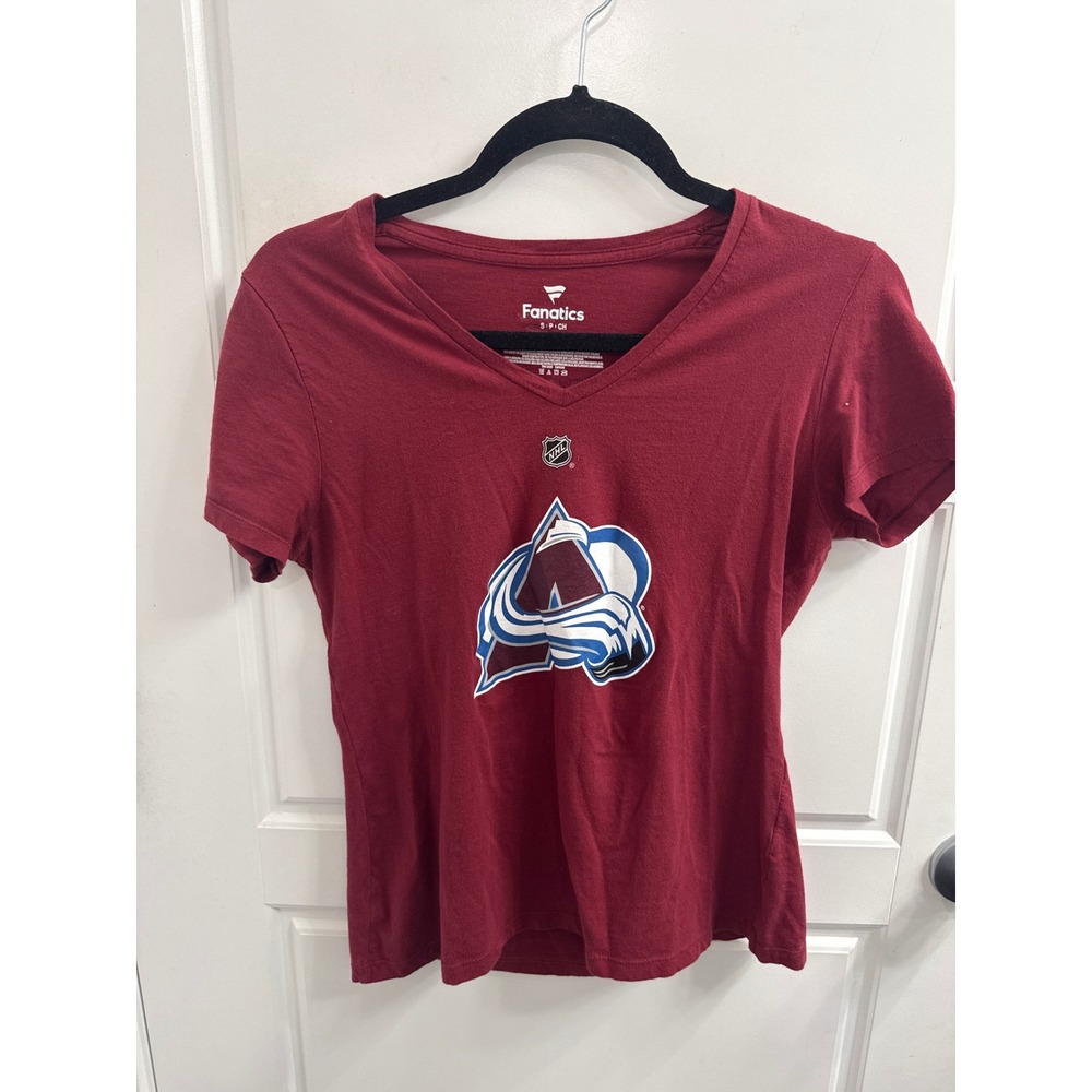 3/$30 Fanatics Colorado Avalanche Nathan MacKinnon 29 V-Neck T-Shirt Small